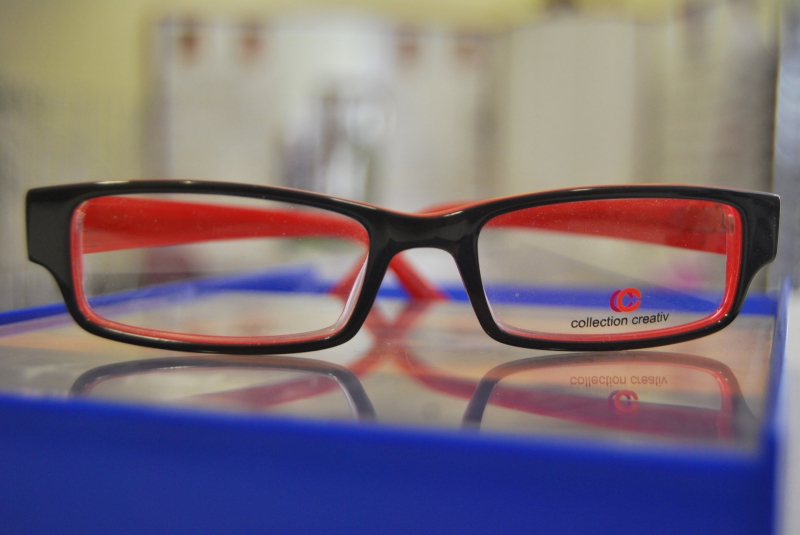 opticien-TOURRETTES-min_view-sight-lens-frame-optics-spectacles-1141012-pxhere.com